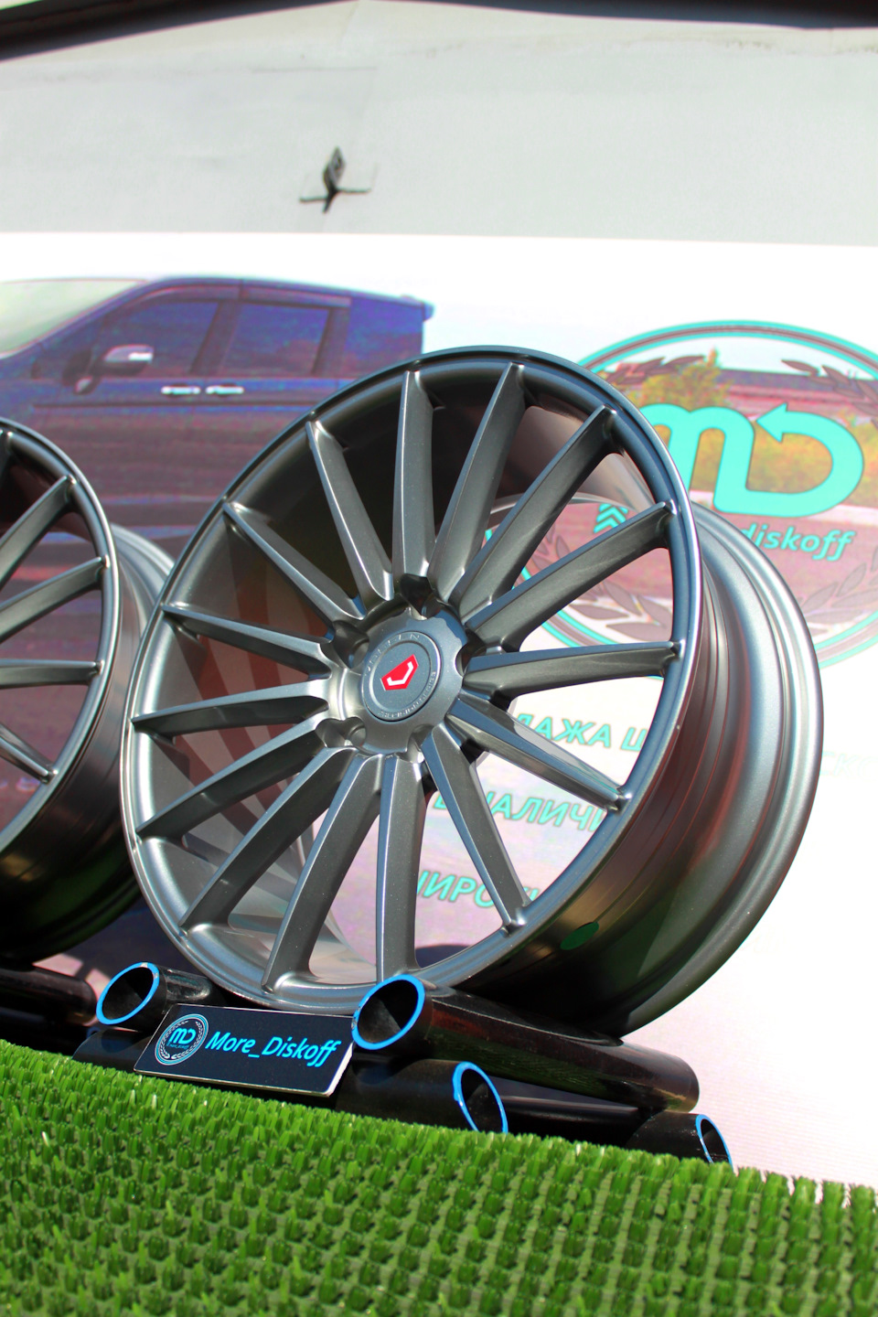 90 — vossen vfs2 r17 5х114.3/100 — More_Diskoff на DRIVE2