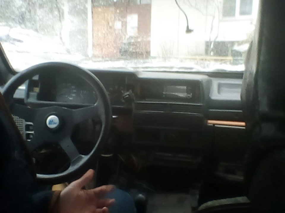 Снятие и установка накладки торпеды😊 — Lada 21099, 1,5 л, 1996 года ...