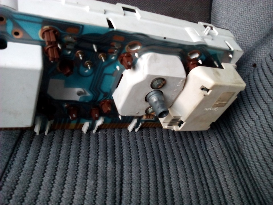 Замена бачка тормозной жидкости и троса спидометра! Пежо 405 — Peugeot ...