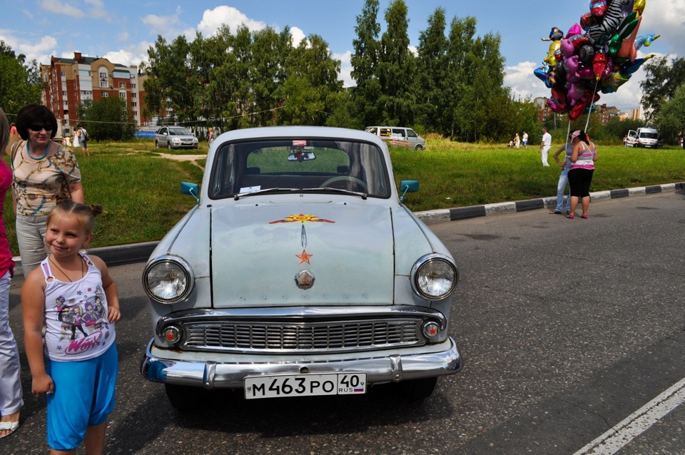 Ретро пробег. Ретро пробег Обнинск. Пробег ретро машин в Москве фото.