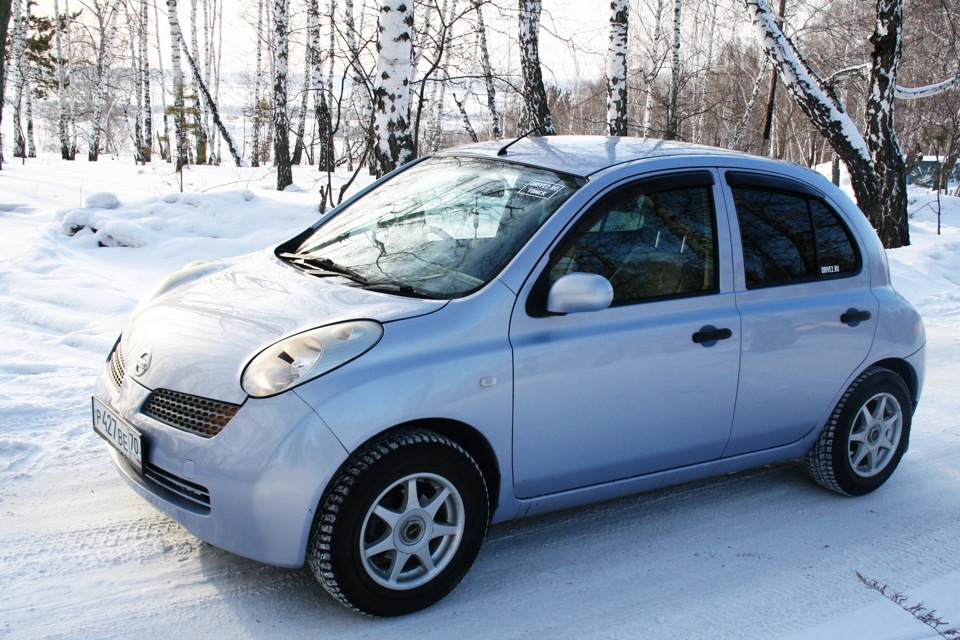 Nissan March 2002 розовый