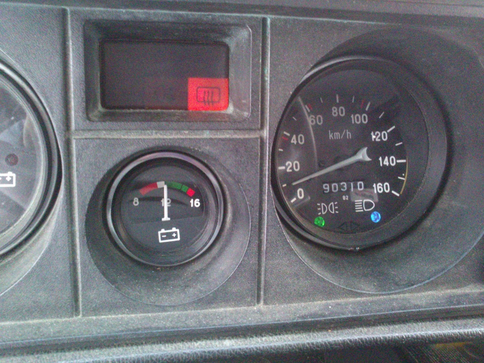 Лампочка зарядки акб ваз 2107. Почему горит зарядка на ваз 2107. Почему горит зарядка на ваз 2107. Лампочка зарядки акб ваз 2107. Лампочка зарядки ваз 2107 инжектор.