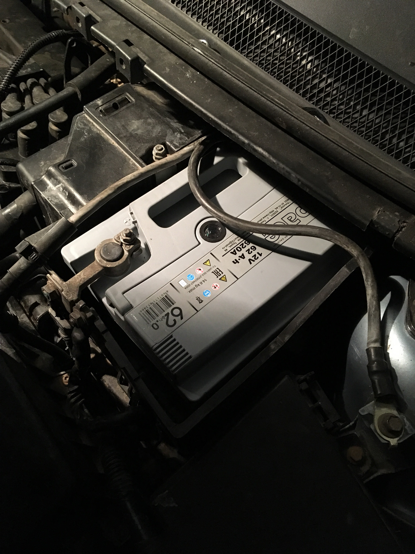 Новый аккумулятор — Ford Focus II Hatchback, 1,6 л, 2006 года ...