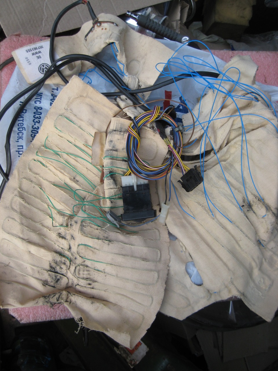 Фото в бортжурнале Volkswagen Passat B3. Запчасти на фото: 357963555