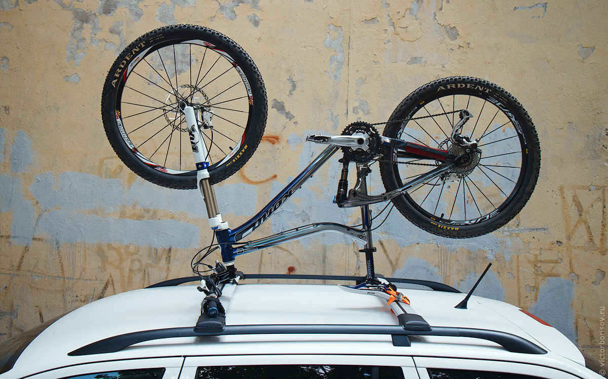 Велосипед на крышу своими руками. Велосипеды на стойке для авто. Велобагажник cycledesign багажник велосипедный carrier shield. Велосипед с крышей. Багажник для велосипеда на машину.