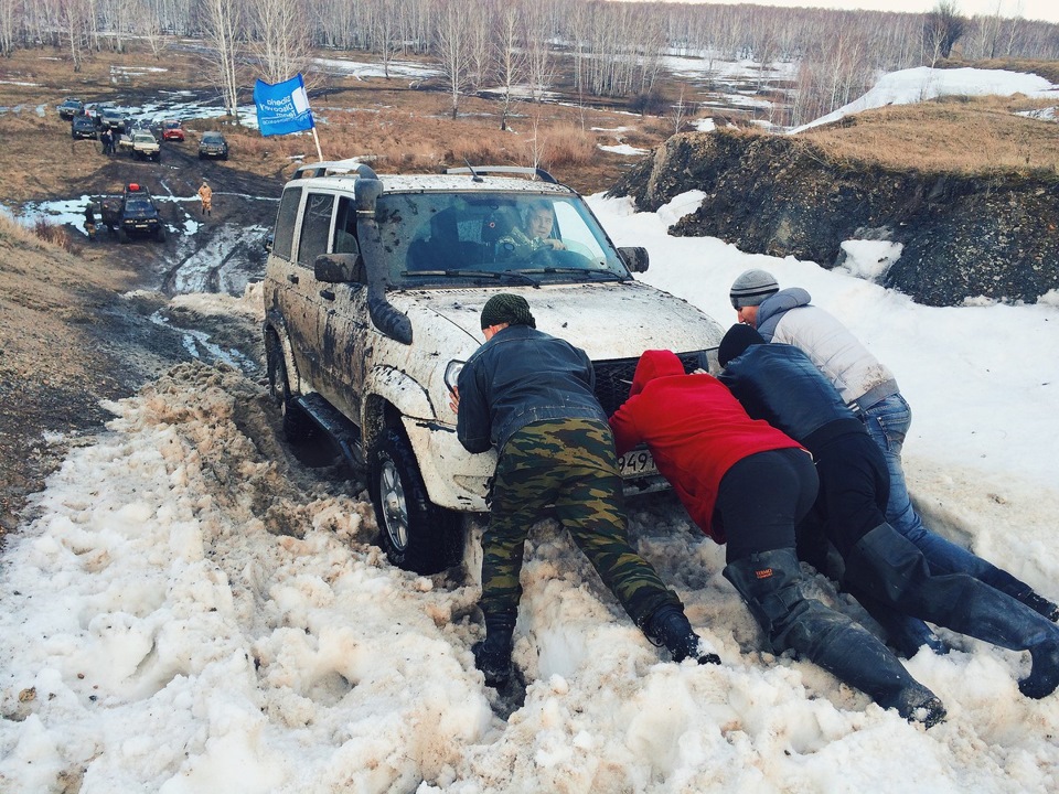 выгоняем Жеку, чтоб Юра заехал — Suzuki Jimny (1G)