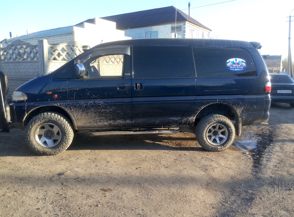 ПЕРЕТЯЖКА ПОТОЛКА, ОБКЛЕЙКА КАРПЕТОМ, И ЕЩЁ ВСЯКОГО — Mitsubishi Delica ...