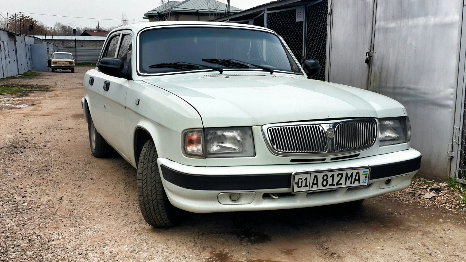 ГАЗ 3110 спереди