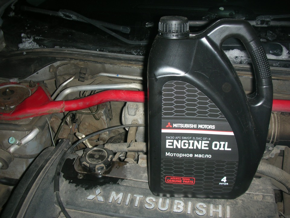 Митсубиси лансер 10 масло в двигатель