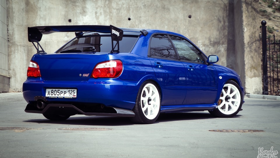 Subaru Impreza WRX STI 2006 красный