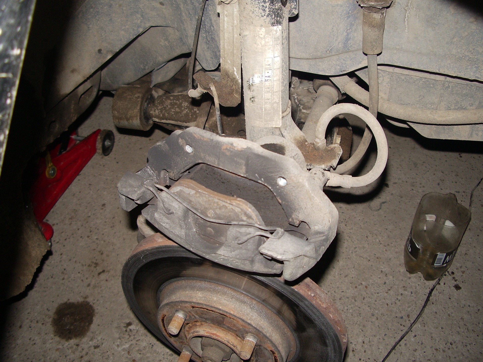 Замена тормозных колодок - Ford Explorer (5G), 3,5 л, 2012 года расходники DRIVE