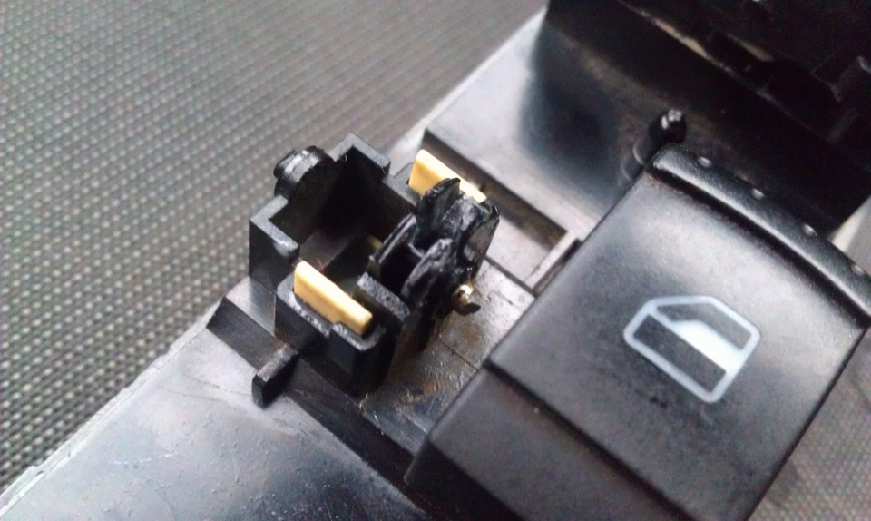 Восстановление кнопок управления стеклоподъемника — Skoda Fabia Combi ...