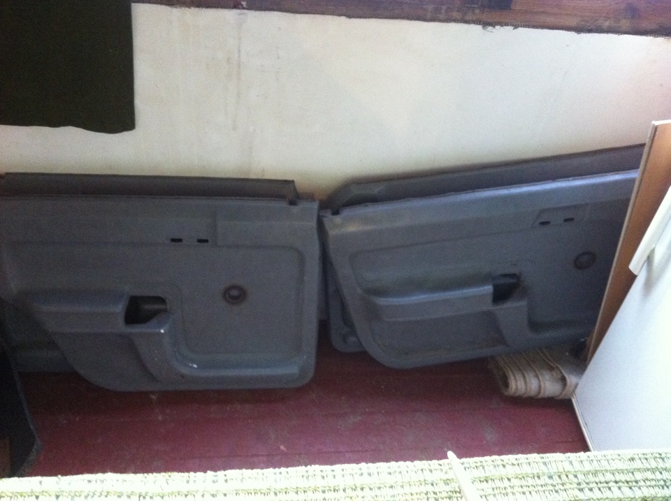 Разобрал.Буду варить днище и заднее крыло, делать антикор, шумку, вибро ...