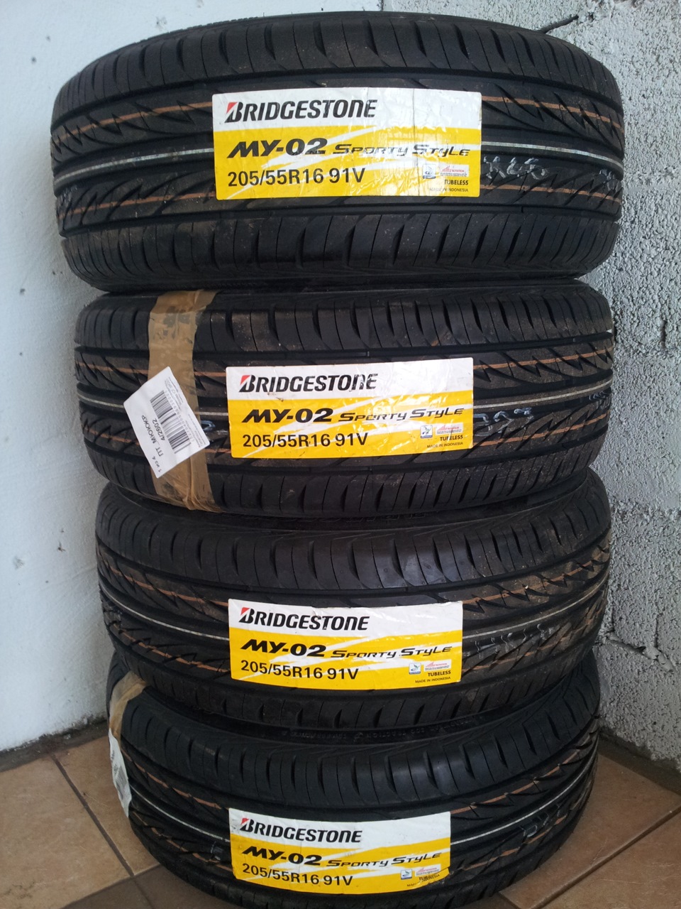 Шины r16 в москве. Bridgestone my-02 sporty Style 205/55 r16. R16 205*55 p300. 205/55 R16. 205/55 R16 a/t.