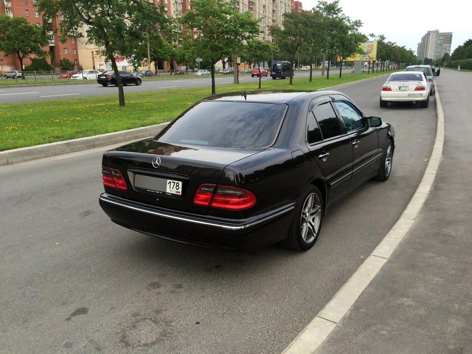 Mercedes Benz e class w210 2000