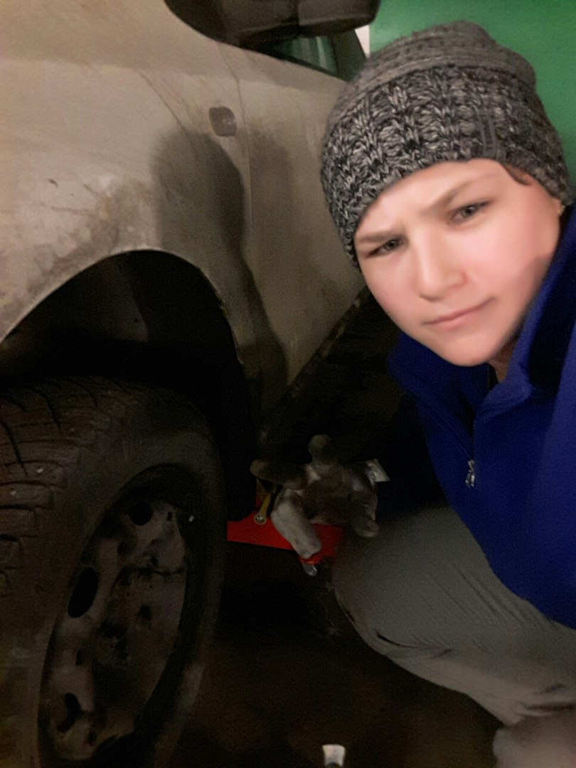 замена тормозных колодок — Volkswagen Polo Sedan, 1,6 л, 2013 года ...