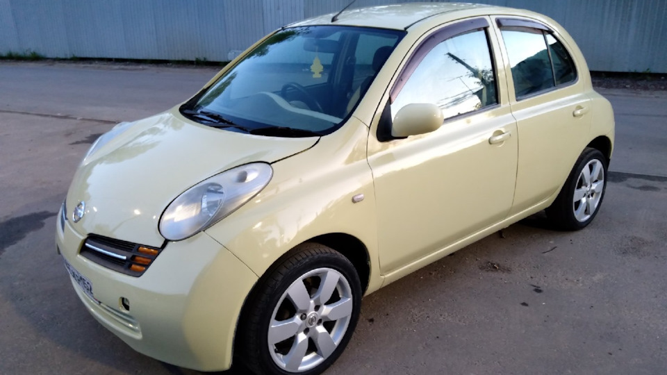 Nissan March k12 Р¶РµР»С‚С‹Р№