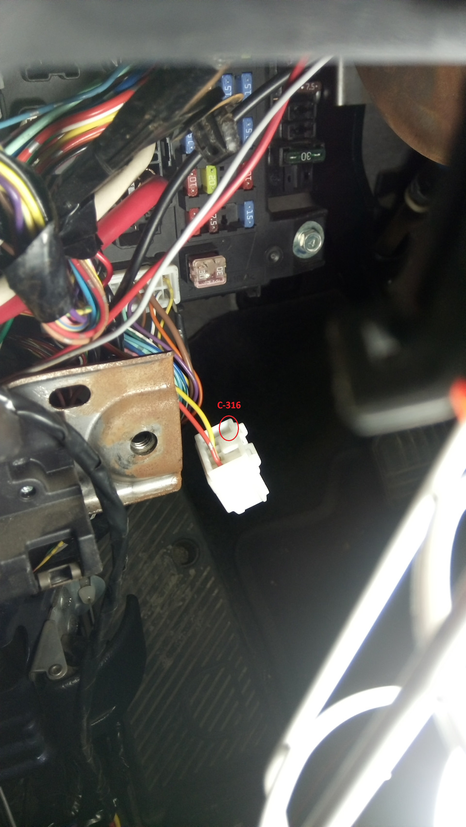 Замена лобового стекла и установка датчика дождя/света — Mitsubishi ...