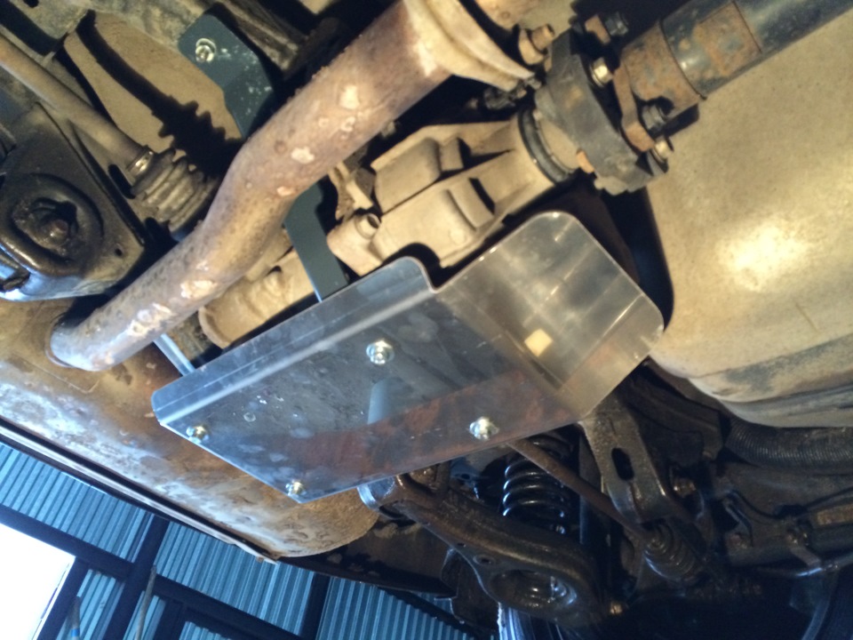 Защита муфты. Защита муфты рено дастер. Защита бака фрилендер 2. Защита редуктора заднего моста renault duster. Защита муфты рено дастер.