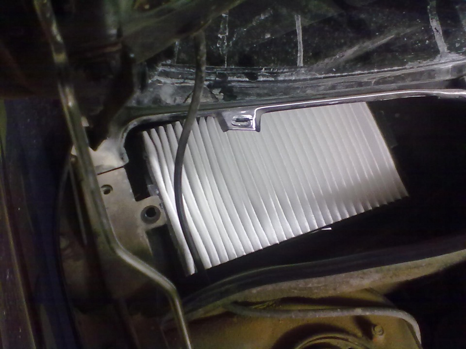 30) Салонный фильтр — Lada Гранта, 1,6 л, 2012 года | расходники | DRIVE2