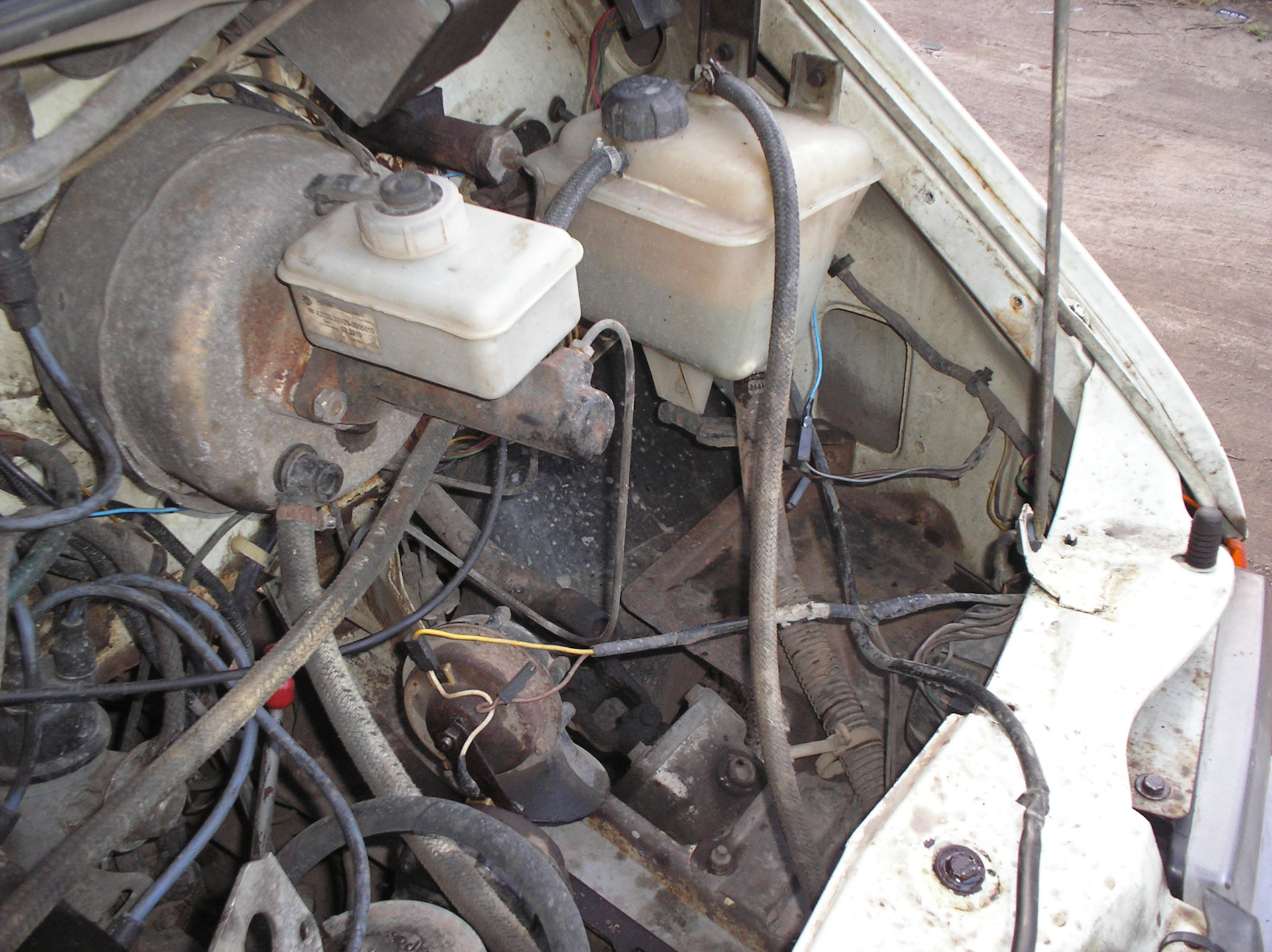 Замена бачка омывателя фар и мотора ч.1, Подключение сигнализации ч.11 - Mitsubi