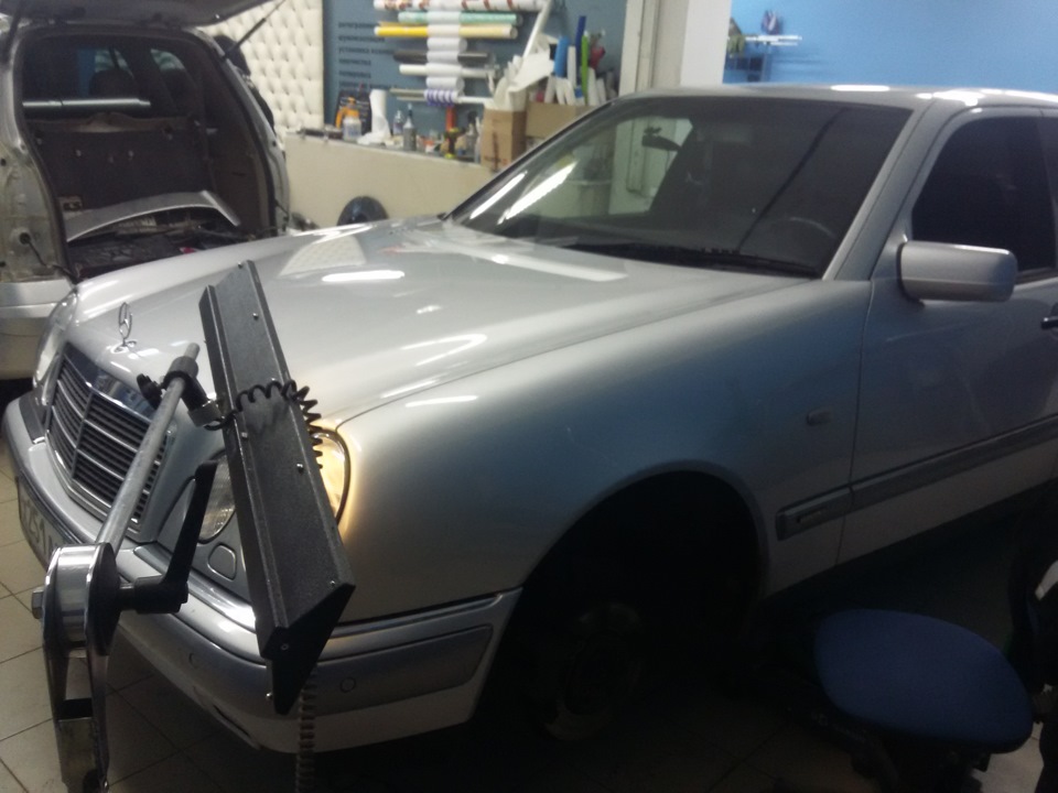 выпрямление вмятин без покраски — Mercedes-Benz E-class (W210), 2,8 л ...