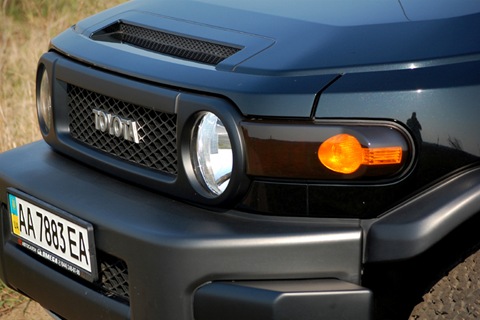 Small styling - Toyota FJ Cruiser 40 L 2007