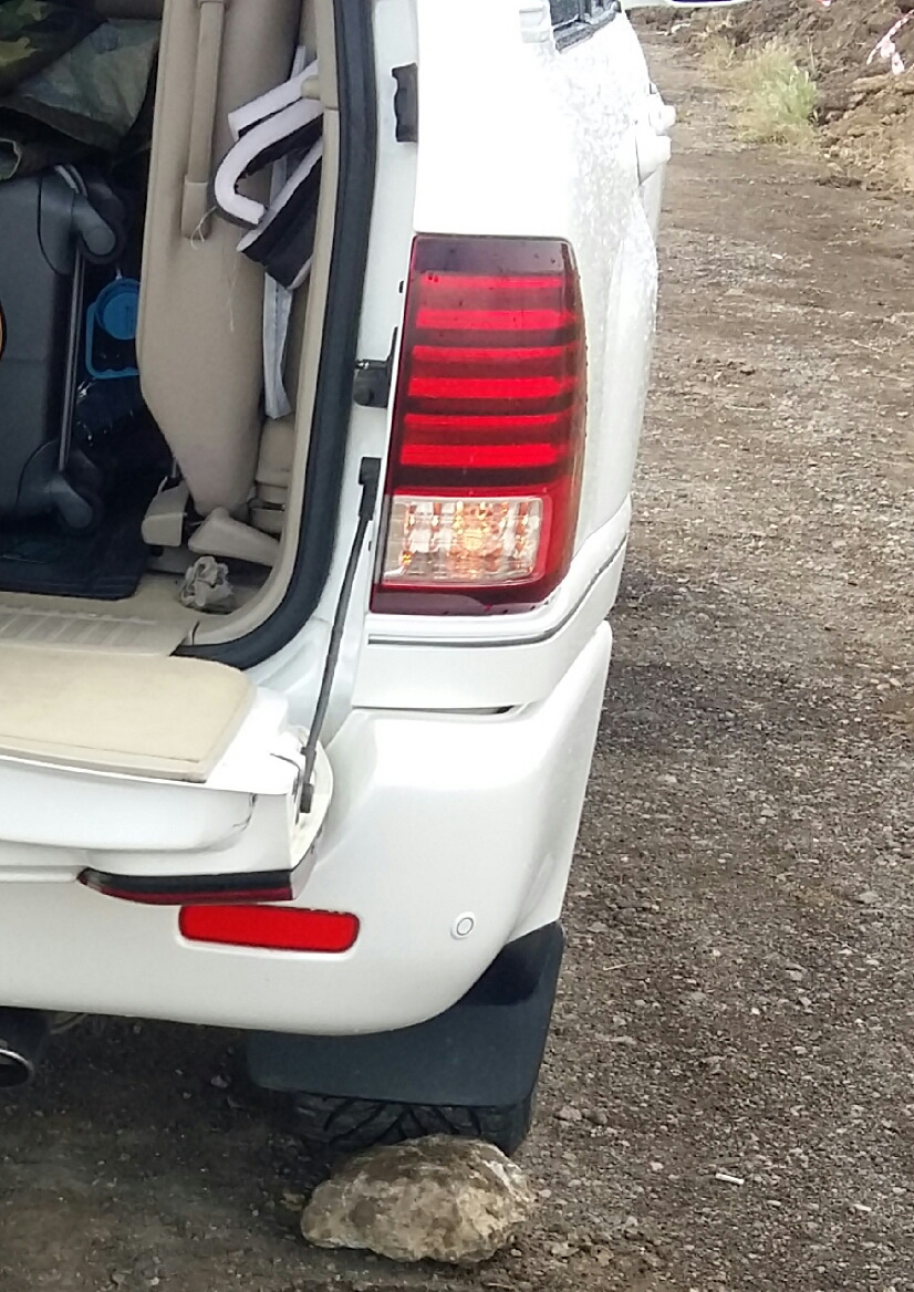 Задний габарит — Lexus LX (UZJ100), 4,7 л, 2006 года | поломка | DRIVE2