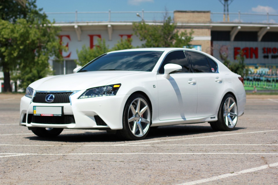 GS 350 на Vossen