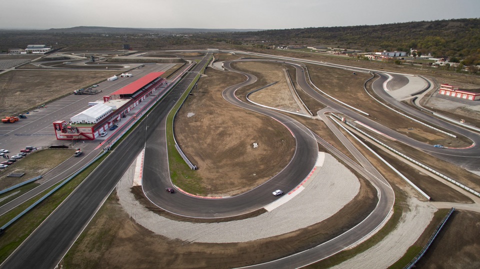 Автодром грозный. Крепость Грозная картодром. Fort Grozny Autodrom. Крепость Грозная трасса автодром. Гоночная трасса в Грозном.