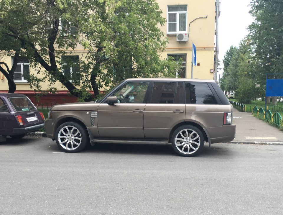 Крузер 200 r22. Range rover r20. Land 22. Диски vossen range rover. Land 22.