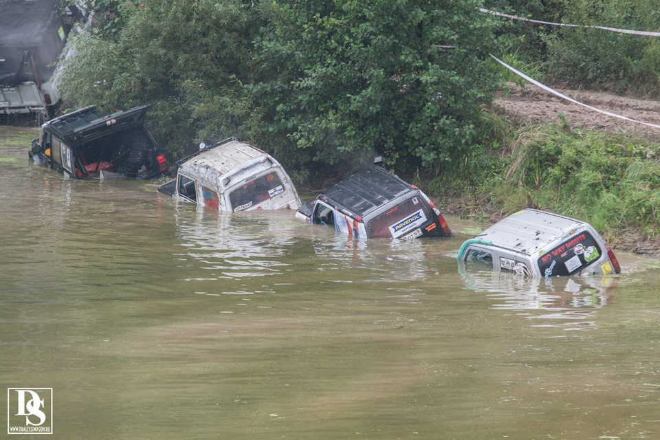 Сузуки выстроились в ряд. — Suzuki Jimny (1G)