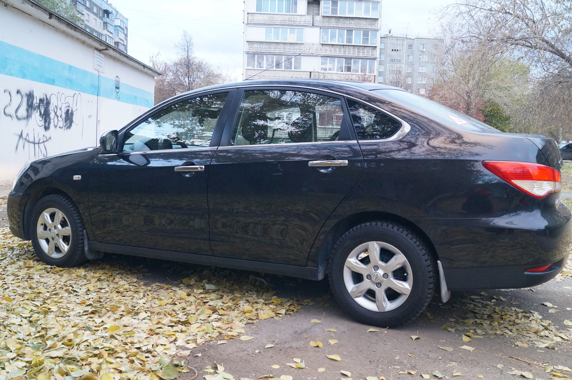 Almera comfort. Тойота Королла 2007 темно синяя. Тойота Королла тёмно синяя. Ветровики на Ниссан Альмера g15. Тойота Королла темно синяя.