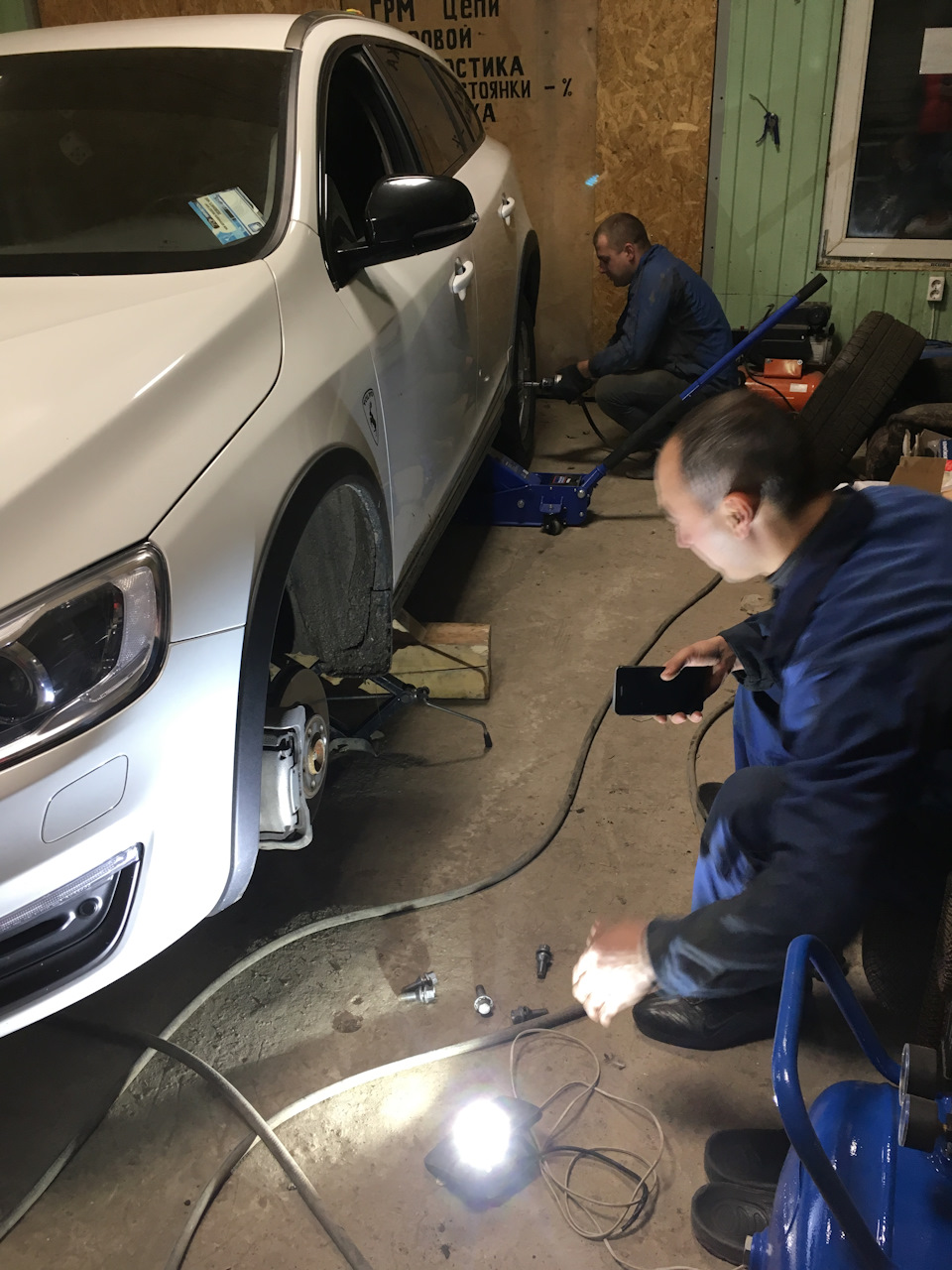 Фото в бортжурнале Volvo V60 Cross Country (1G)