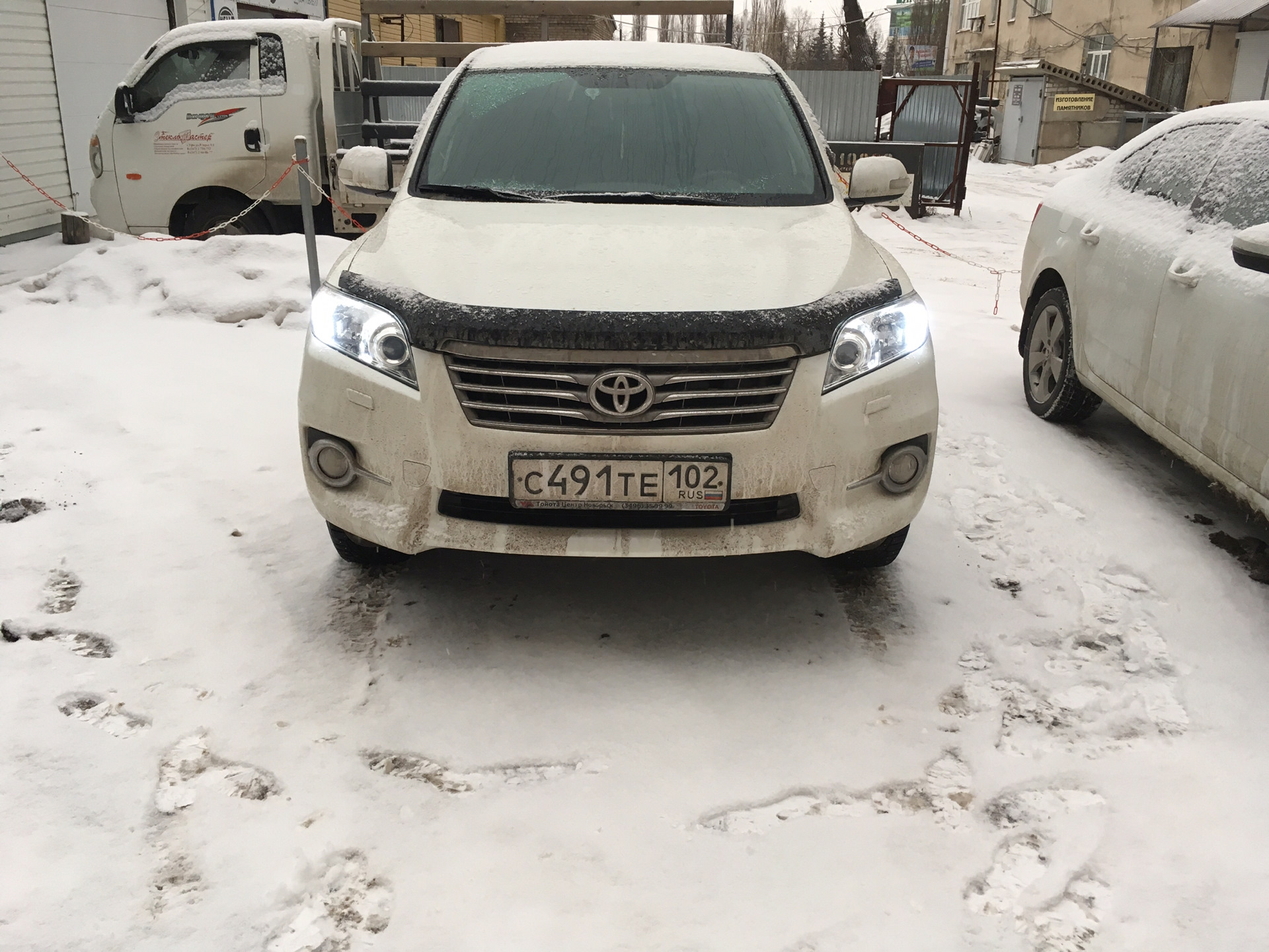 Установка ДХО — Toyota RAV4 (III), 2 л, 2012 года | аксессуары | DRIVE2