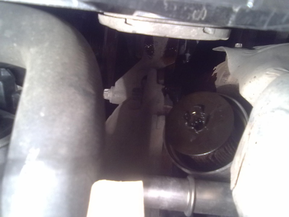 замена масла в движке — Opel Astra H, 1,6 л, 2008 года | плановое ТО ...