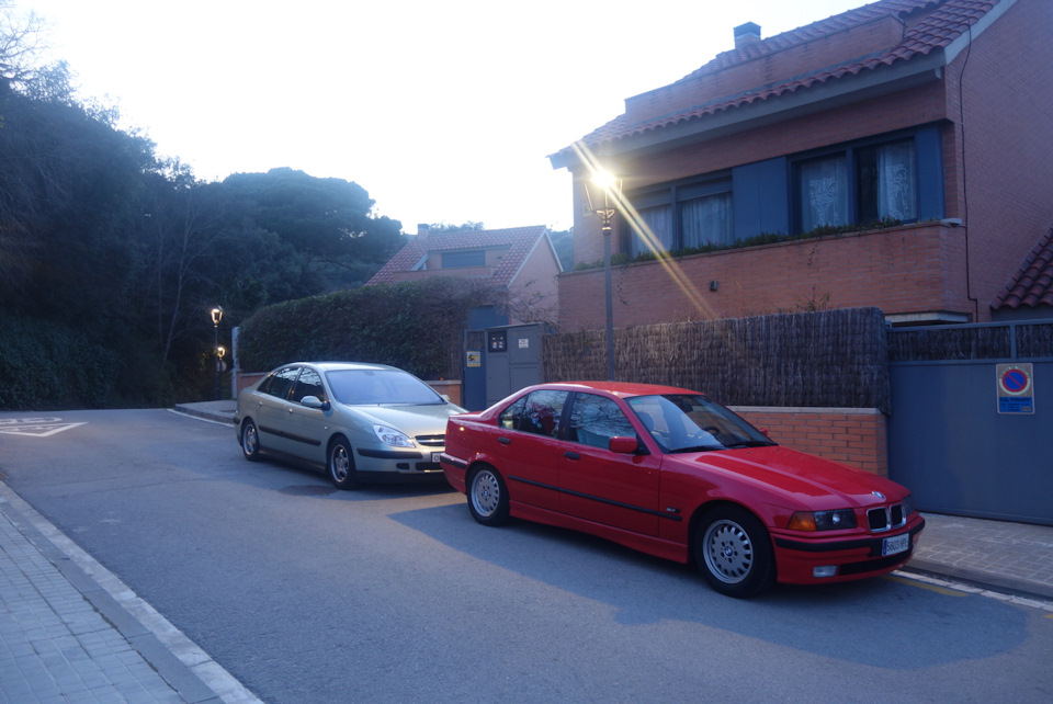 Навестил близкий друг на своей редкой Е36 328. Следит за ней! — Citroen C5 (1G)
