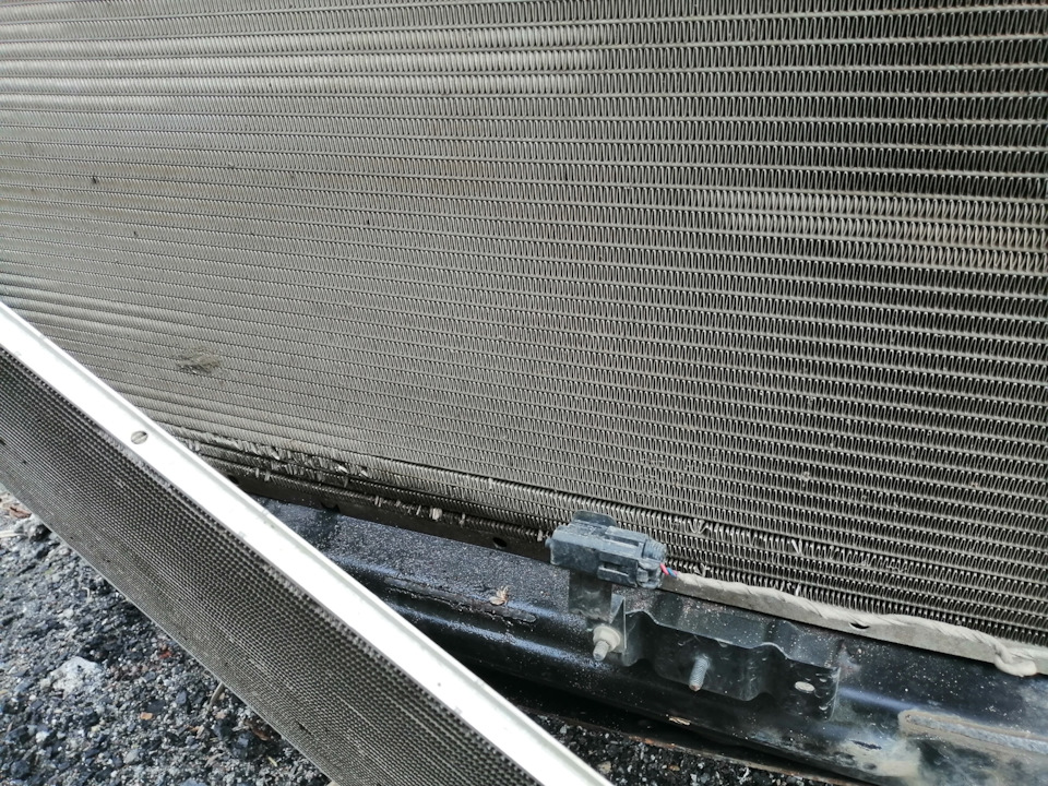 Потек радиатор охлаждения двигателя — SsangYong Actyon (2G), 2 л, 2014 ...