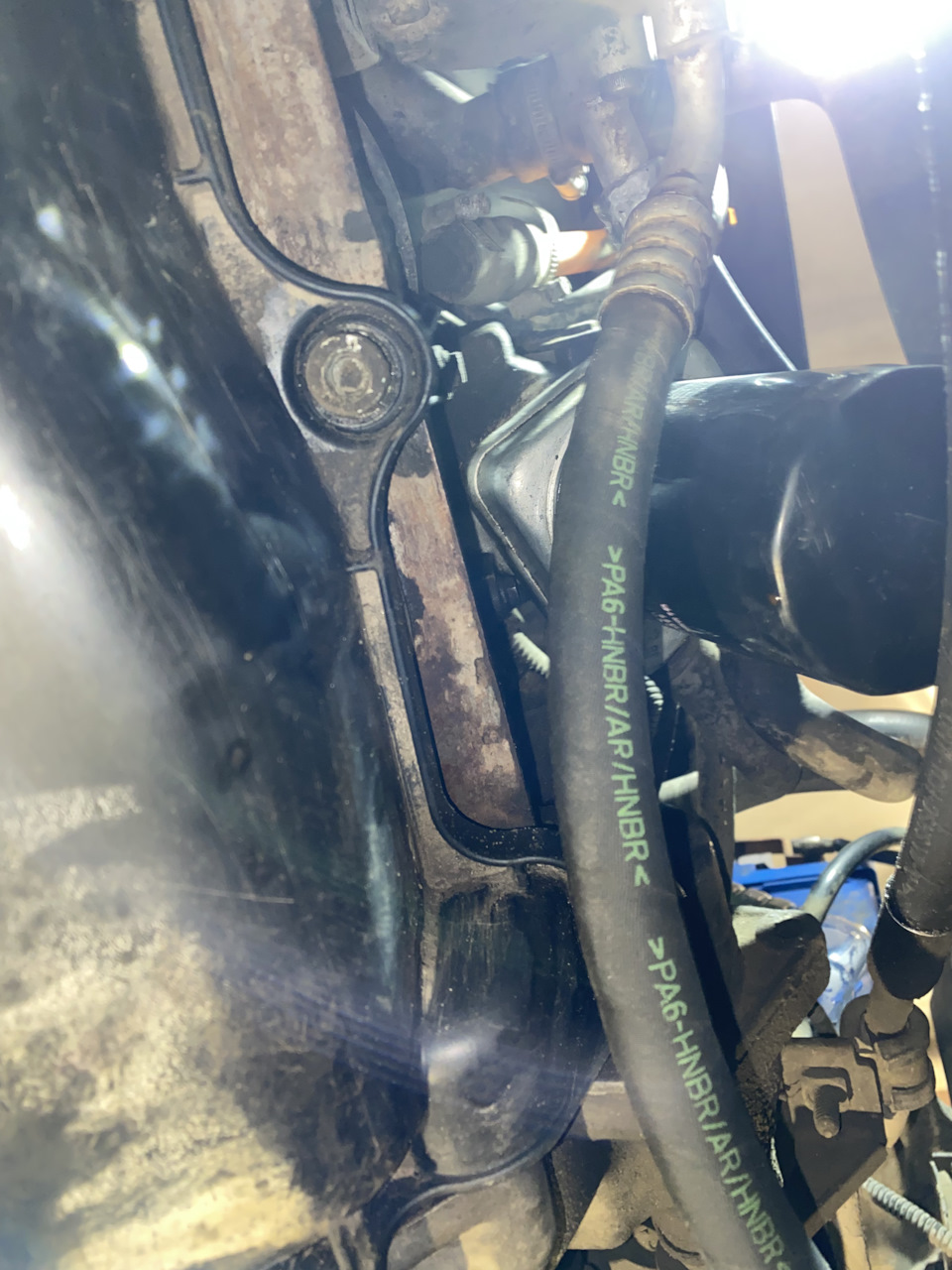 Жор масла или как оно вытекало в атмосферу — Volkswagen Bora, 2 л, 1999 ...