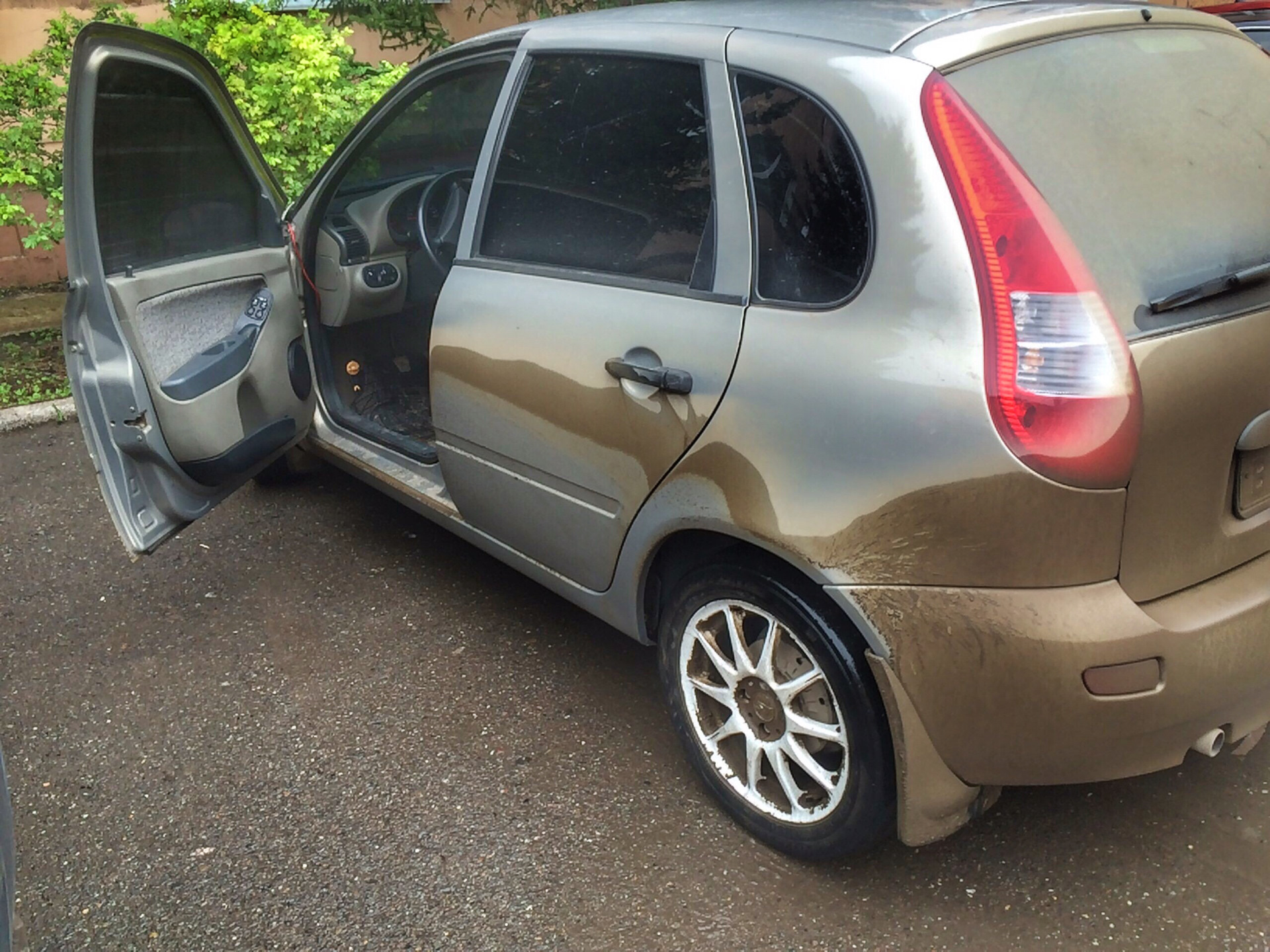 шильдики калина 2 хэтчбек. двери калина хэтчбек. задние динамики калина 1. двери калина хэтчбек. двери калина хэтчбек.