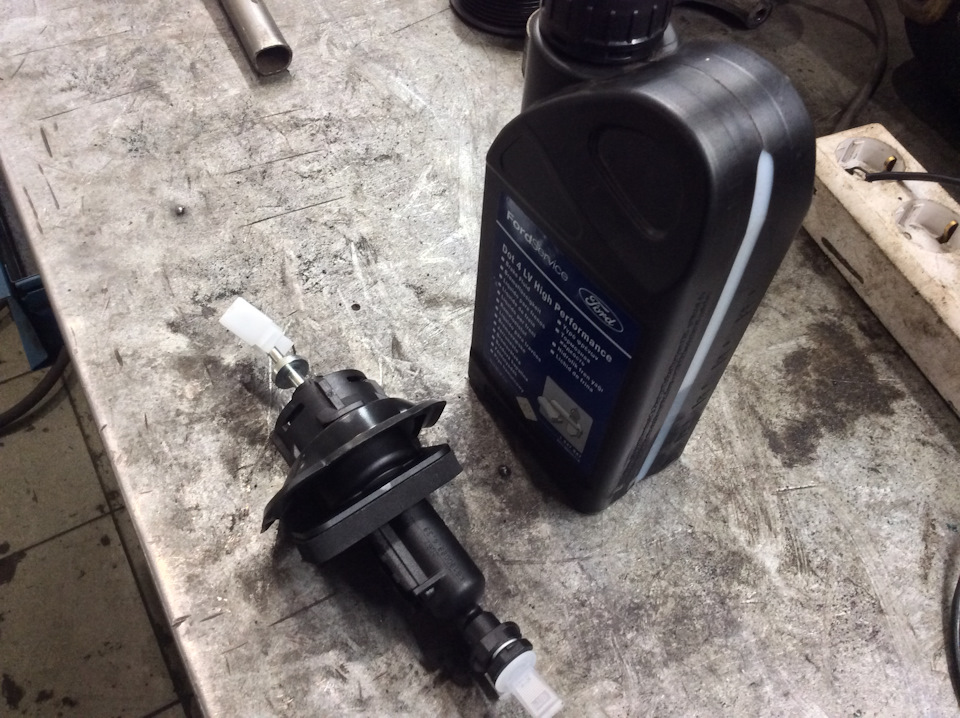 Это все что нужно для замены ГЦС ) — Ford Focus Hatchback III