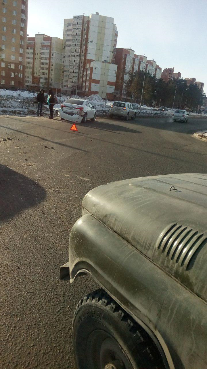 Проезд перекрестков с круговым движением — УАЗ 31512, 2,4 л, 1993 года ...