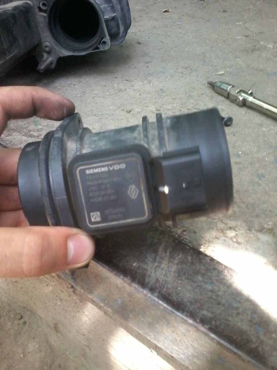 Чистка датчика ДМРВ — Renault Kangoo (1G), 1,5 л, 2007 года | своими ...