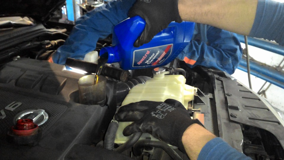 Заливаю синтетическую промывку — Nissan Pathfinder (3G)