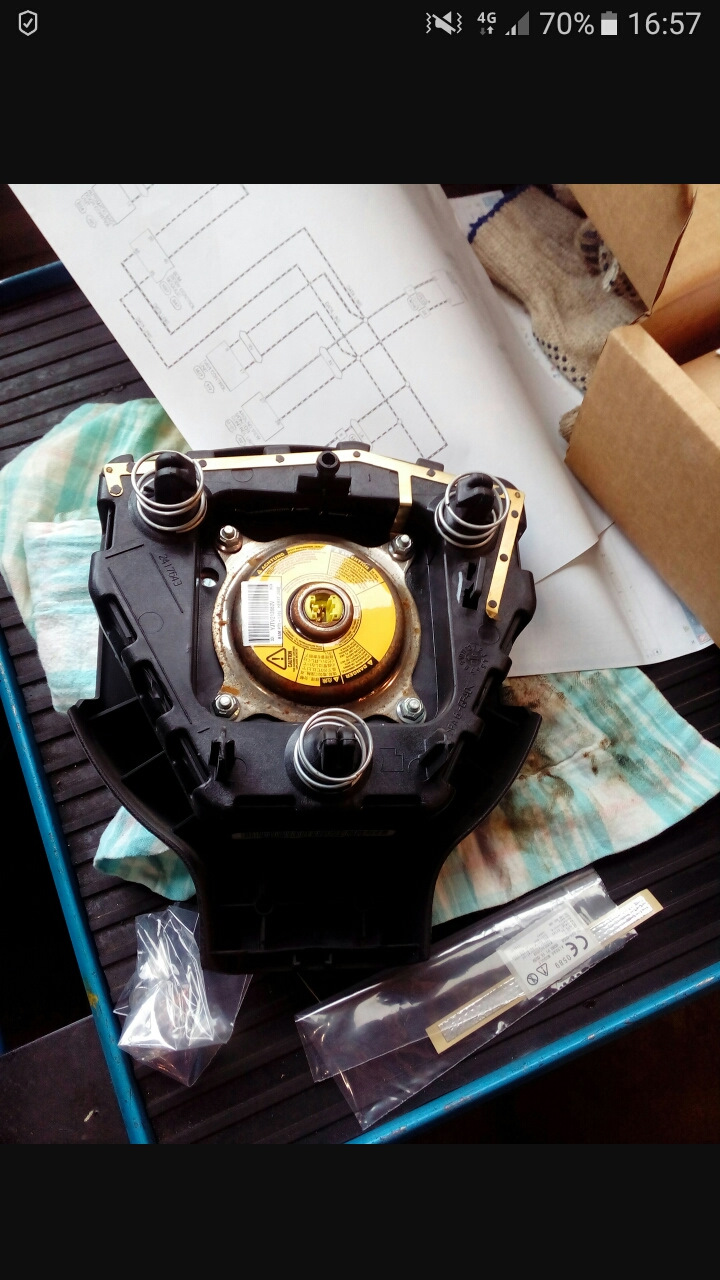 Замена пиропатрона! — Nissan Tiida (1G), 1,6 л, 2013 года | визит на ...