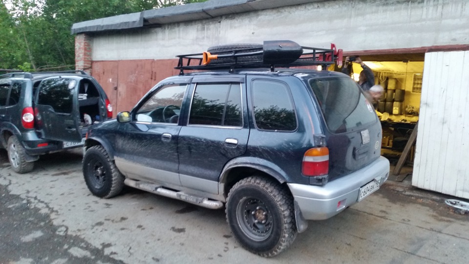 Кия спортаж 1 поколения багажник. Багажник sportage 1. Кия спортейдж 1. Багажник кия спортейдж 1. Багажник sportage 1.