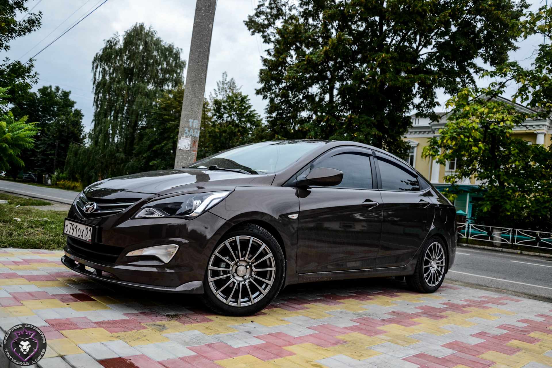 Дисков 2016. Черная Hyundai Solaris 2016 Tuning. Hyundai Solaris 2016 с дисками. Hyundai Solaris 2020 черная диски. Hyundai Solaris 2015 на BBS.