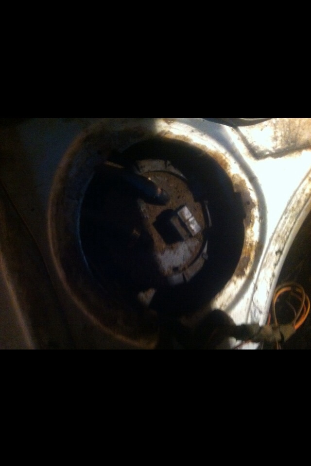 Как не нужно устанавливать насос если крепления сломаны или попытка ...