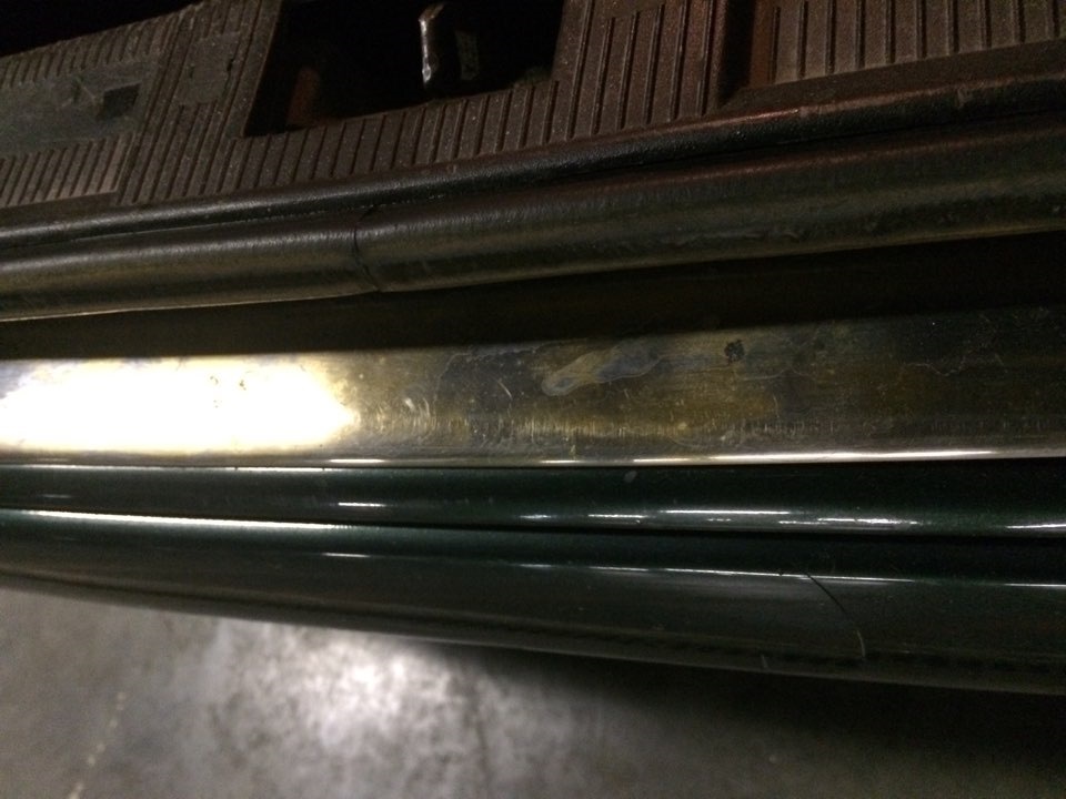 полировка молдингов — Mercedes-Benz E-class (W210), 2,8 л, 1997 года ...