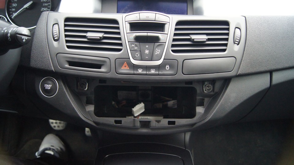 Рено лагуна 2 как снять магнитолу Трафареты на магнитолу Renault Laguna 3 DRIVE2